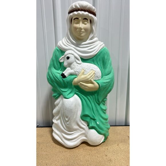 Blow Mold Vintage 1999 Grand Venture Shepard Holing Lamb - Picture 1 of 5